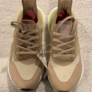 Women’s Adidas Ultraboost 21